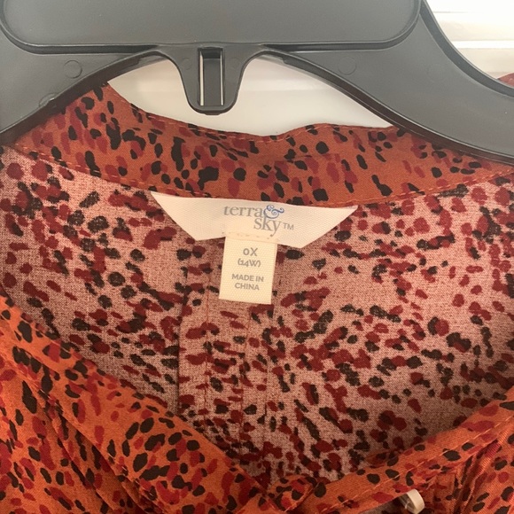 Patterned Blouse - Picture 2 of 6